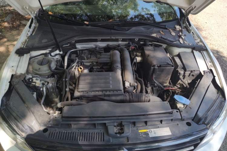 Used Volkswagen Lamando 2017 230TSI DSG Fashion Edition Engine Bay