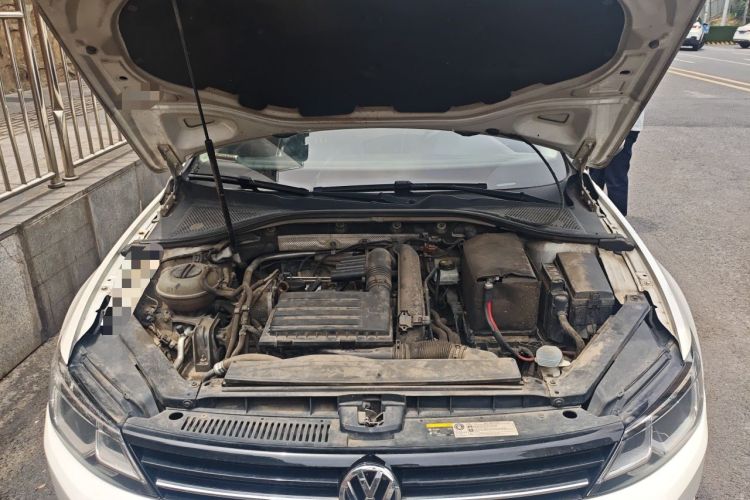 Used Volkswagen Lamando 2017 230TSI DSG Fashion Edition Engine Bay