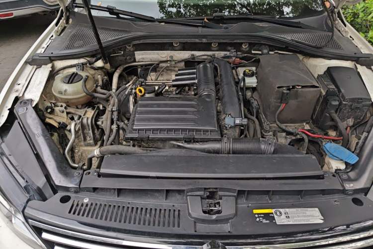 Used Volkswagen Lamando 2017 230TSI DSG Fashion Edition Engine Bay