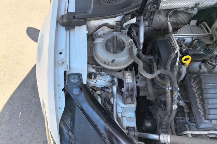 Used Volkswagen Lamando 2017 230TSI DSG Fashion Edition Engine Bay Right