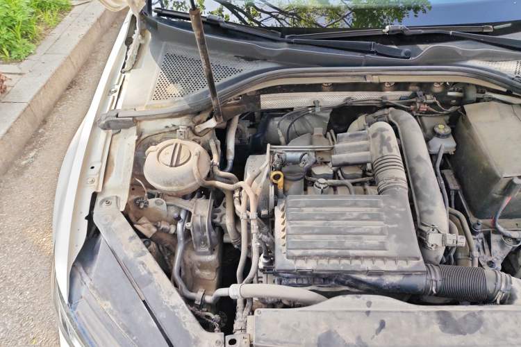 Used Volkswagen Lamando 2017 230TSI DSG Fashion Edition Engine Bay Right