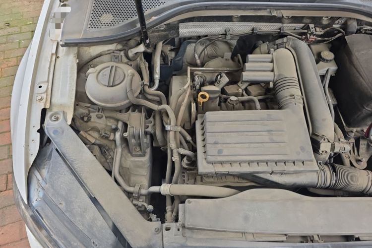 Used Volkswagen Lamando 2017 280TSI DSG Comfort Edition Engine Bay Right