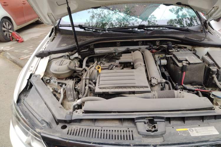 Used Volkswagen Lamando 2017 230TSI DSG Fashion Edition Engine Bay Right