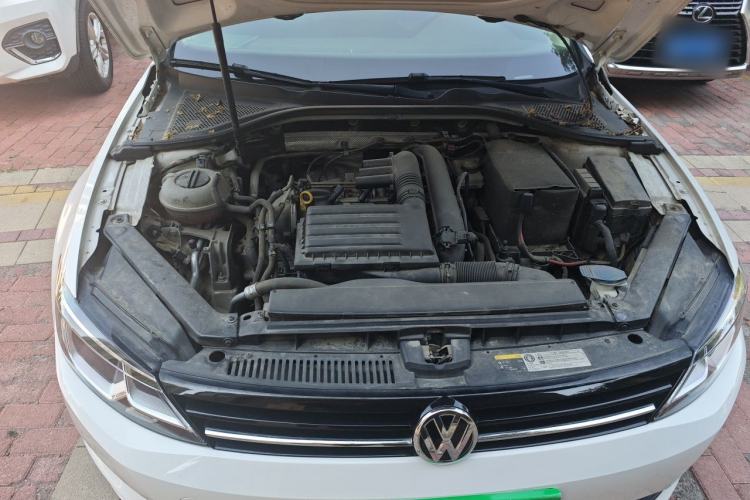 Used Volkswagen Lamando 2017 230TSI DSG Fashion Edition Engine Bay Right