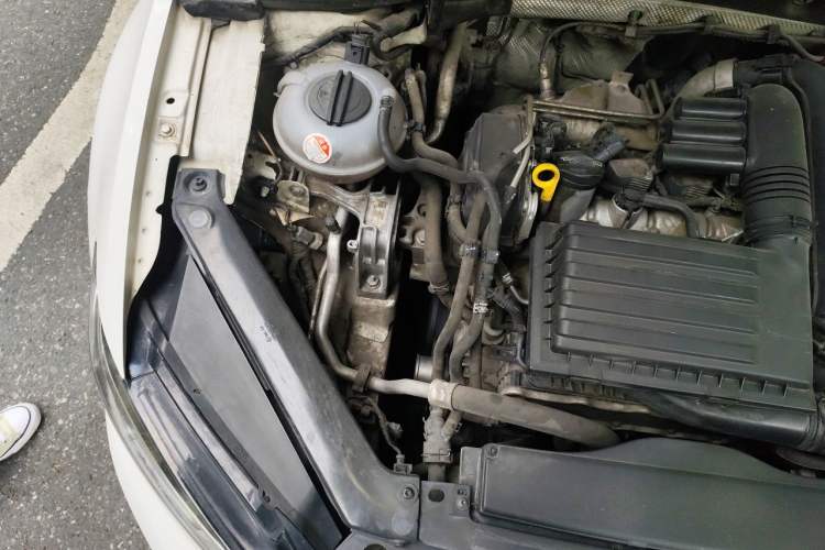 Used Volkswagen Lamando 2017 230TSI DSG Fashion Edition Engine Bay Right