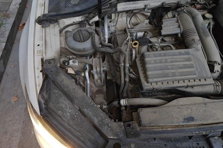 Used Volkswagen Lamando 2017 280TSI DSG Comfort Edition Engine Bay Right
