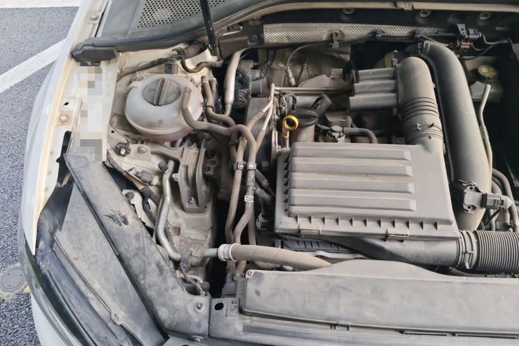 Used Volkswagen Lamando 2017 280TSI DSG Comfort Edition Engine Bay Right