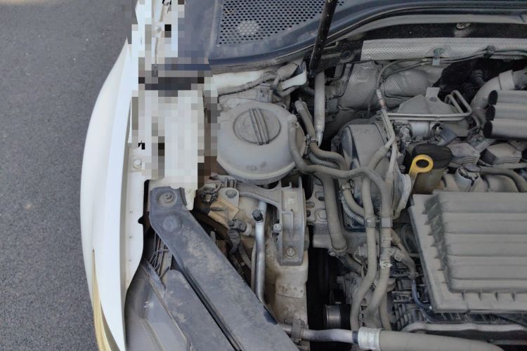 Used Volkswagen Lamando 2017 280TSI DSG Comfort Edition Engine Bay Right