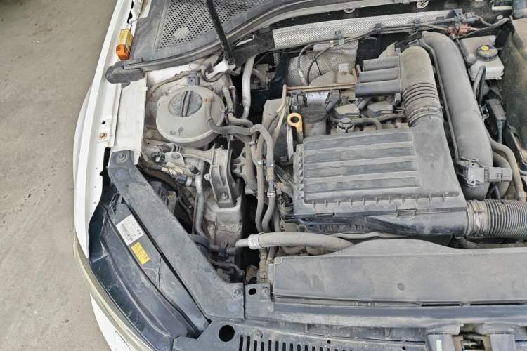 Used Volkswagen Lamando 2017 280TSI DSG Luxury Edition Engine Bay Right