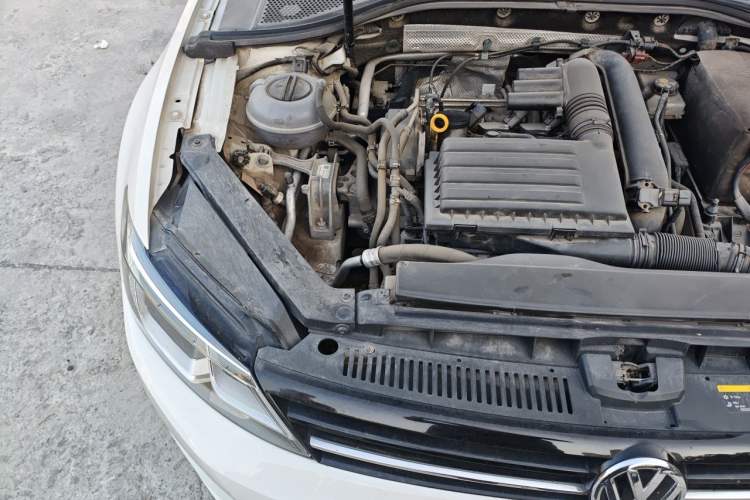 Used Volkswagen Lamando 2017 230TSI DSG Fashion Edition Engine Bay Right
