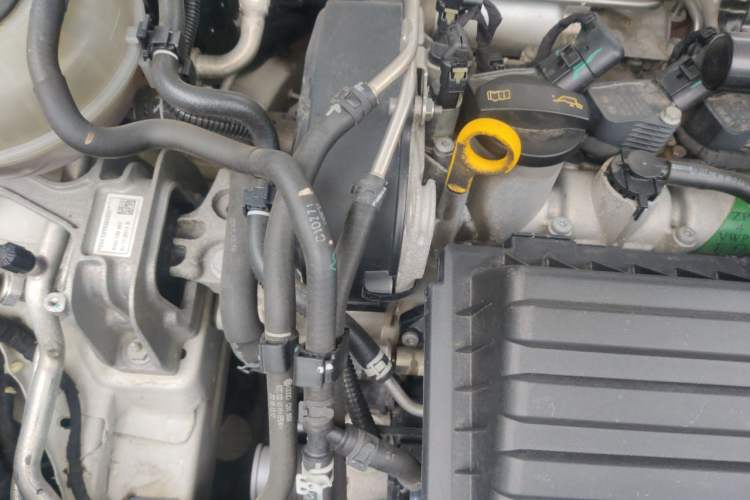 Used Volkswagen Lamando 2017 230TSI DSG Fashion Edition Engine Bay Right