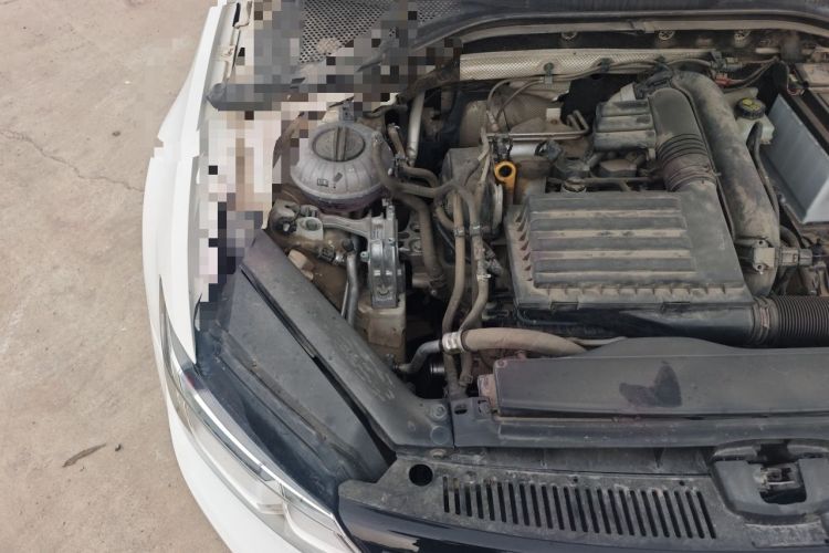 Used Volkswagen Lamando 2017 280TSI DSG Comfort Edition Engine Bay Right