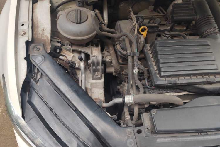 Used Volkswagen Lamando 2017 280TSI DSG Comfort Edition Engine Bay Right