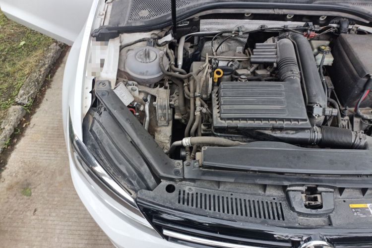 Used Volkswagen Lamando 2017 280TSI DSG Comfort Edition Engine Bay Right