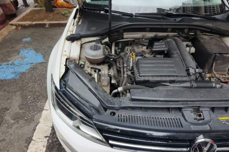 Used Volkswagen Lamando 2017 280TSI DSG Comfort Edition Engine Bay Right