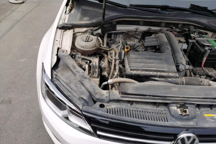 Used Volkswagen Lamando 2017 230TSI DSG Fashion Edition Engine Bay Right