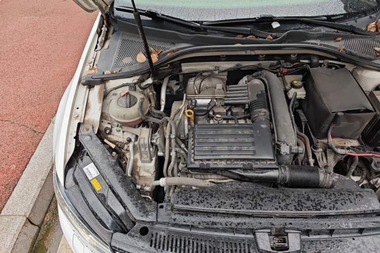 Used Volkswagen Lamando 2017 280TSI DSG Luxury Edition Engine Bay Right