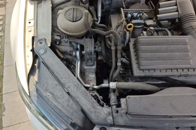 Used Volkswagen Lamando 2017 230TSI DSG Fashion Edition Engine Bay Right