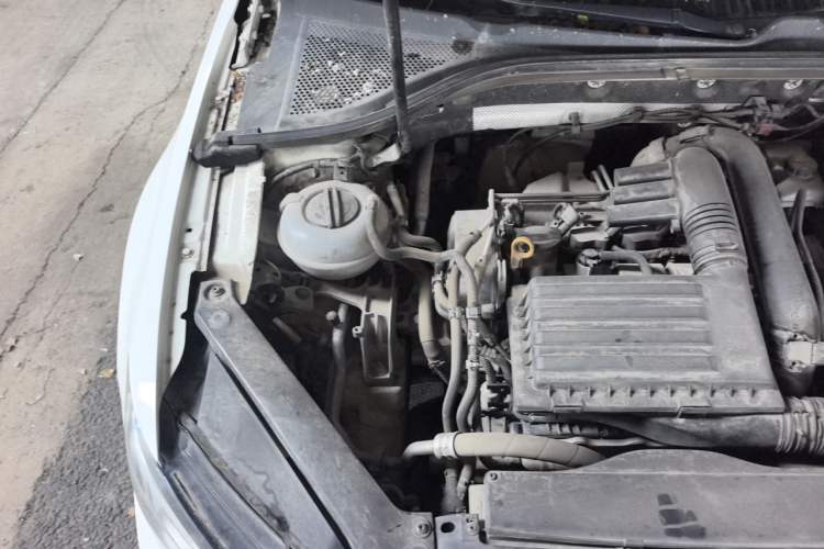 Used Volkswagen Lamando 2017 280TSI DSG Comfort Edition Engine Bay Right