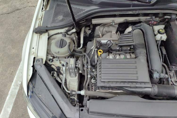 Used Volkswagen Lamando 2017 230TSI DSG Fashion Edition Engine Bay Right