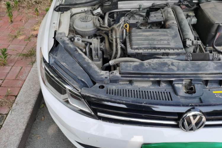 Used Volkswagen Lamando 2017 230TSI DSG Fashion Edition Engine Bay Right