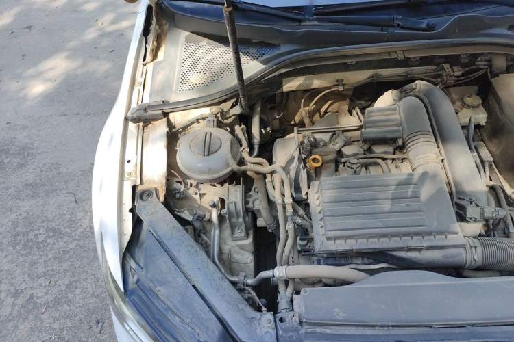 Used Volkswagen Lamando 2017 230TSI DSG Fashion Edition Engine Bay Right