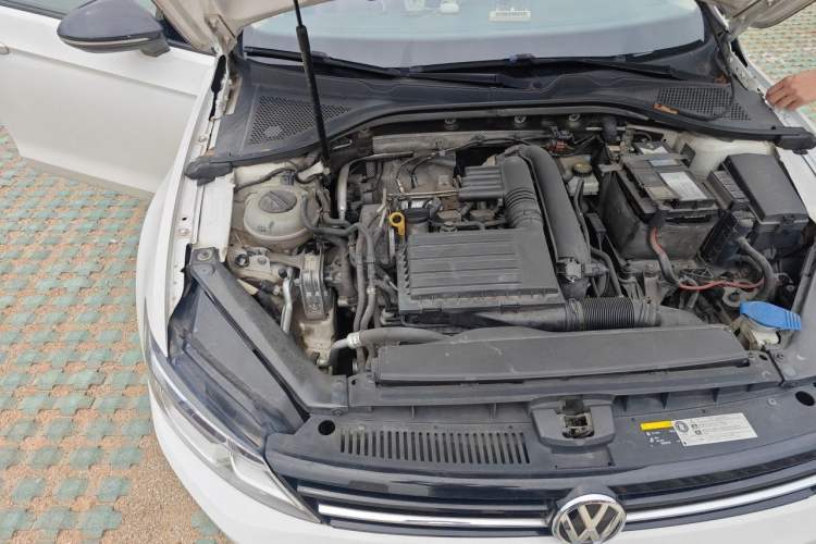 Used Volkswagen Lamando 2017 230TSI DSG Fashion Edition Engine Bay Right