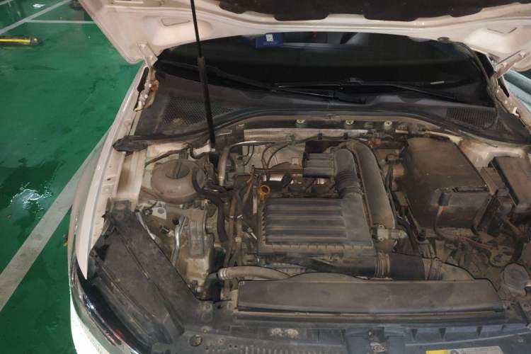 Used Volkswagen Lamando 2017 230TSI DSG Fashion Edition Engine Bay Right