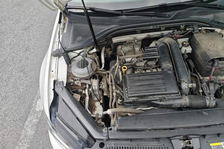 Used Volkswagen Lamando 2017 230TSI DSG Fashion Edition Engine Bay Right