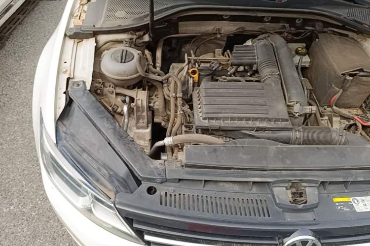 Used Volkswagen Lamando 2017 280TSI DSG Comfort Edition Engine Bay Right