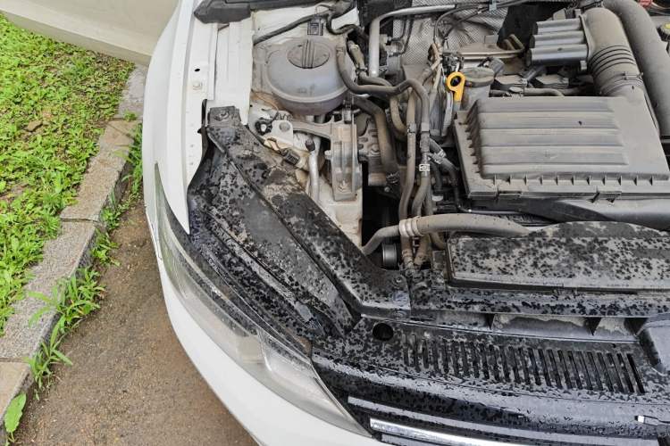Used Volkswagen Lamando 2017 280TSI DSG Comfort Edition Engine Bay Right