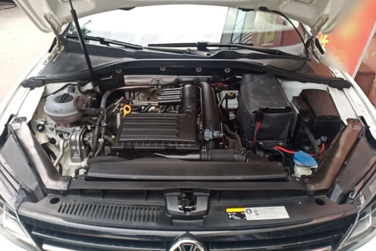 Used Volkswagen Lamando 2017 230TSI DSG Fashion Edition Engine Bay