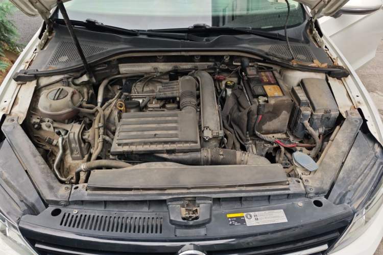 Used Volkswagen Lamando 2017 230TSI DSG Fashion Edition Engine Bay