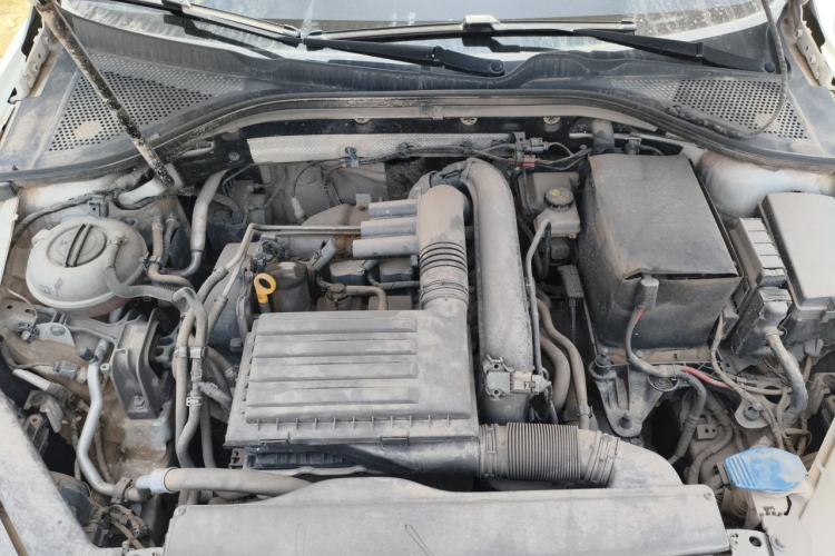 Used Volkswagen Lamando 2017 280TSI DSG Comfort Edition Engine Bay