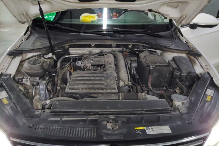 Used Volkswagen Lamando 2017 280TSI DSG Luxury Edition Engine Bay