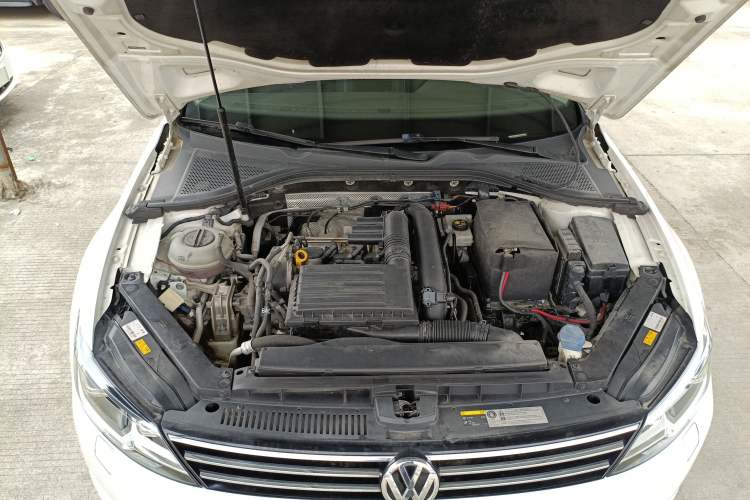 Used Volkswagen Lamando 2017 280TSI DSG Luxury Edition Engine Bay