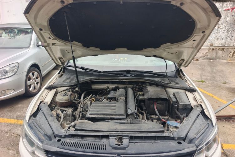 Used Volkswagen Lamando 2017 230TSI DSG Fashion Edition Engine Bay
