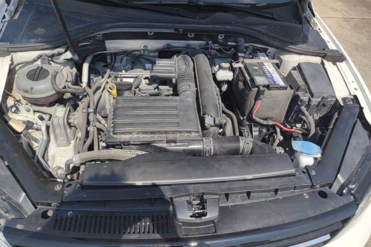 Used Volkswagen Lamando 2017 230TSI Manual Trend Edition Engine Bay