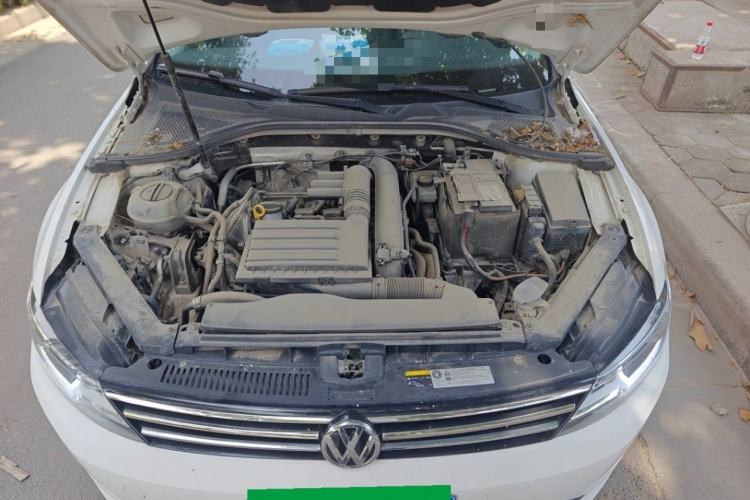 Used Volkswagen Lamando 2017 230TSI DSG Fashion Edition Engine Bay