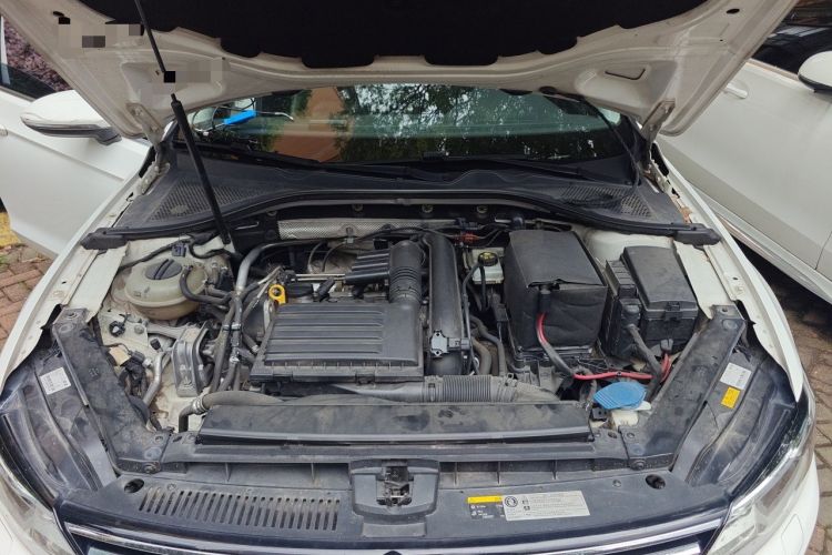 Used Volkswagen Lamando 2017 280TSI DSG Luxury Edition Engine Bay