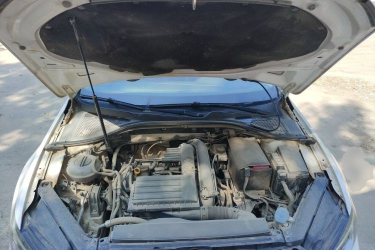 Used Volkswagen Lamando 2017 230TSI DSG Fashion Edition Engine Bay