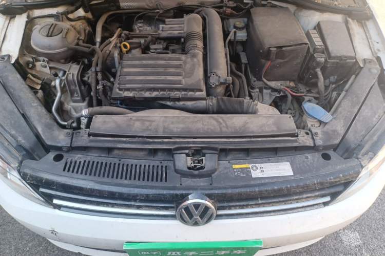 Used Volkswagen Lamando 2017 280TSI DSG Comfort Edition Engine Bay