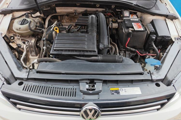 Used Volkswagen Lamando 2017 280TSI DSG Comfort Edition Engine Bay