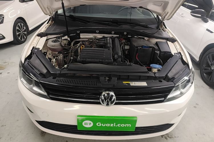Used Volkswagen Lamando 2017 230TSI DSG Fashion Edition Engine Bay