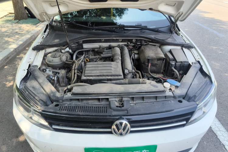 Used Volkswagen Lamando 2017 230TSI Manual Trend Edition Engine Bay
