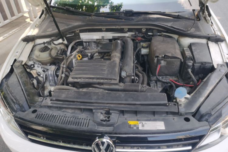 Used Volkswagen Lamando 2017 280TSI DSG Comfort Edition Engine Bay