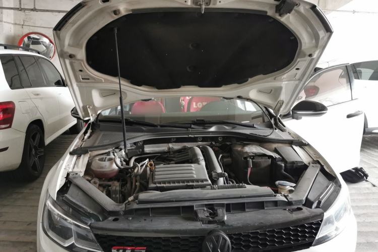 Used Volkswagen Lamando 2017 230TSI DSG Fashion Edition Engine Bay