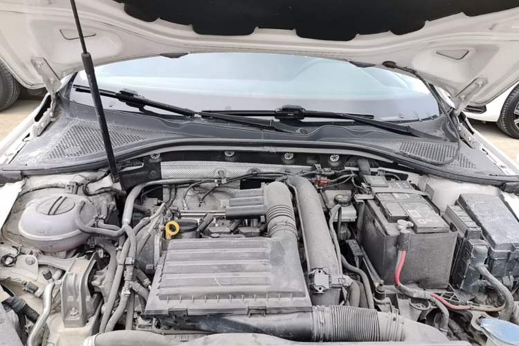 Used Volkswagen Lamando 2017 230TSI DSG Fashion Edition Engine Bay