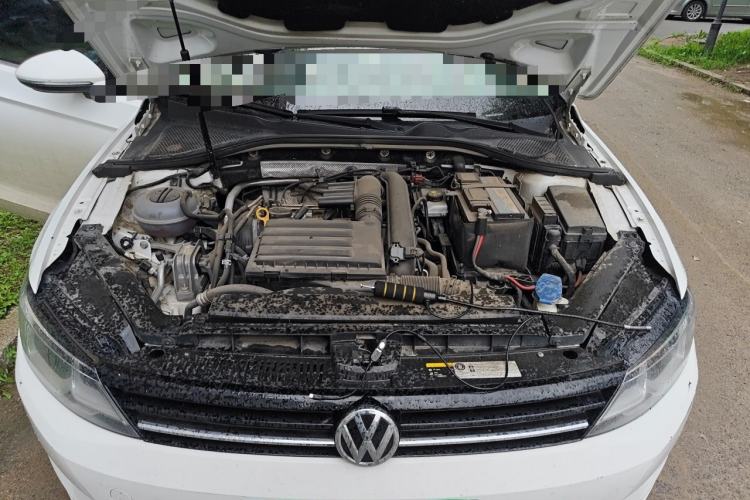 Used Volkswagen Lamando 2017 280TSI DSG Comfort Edition Engine Bay