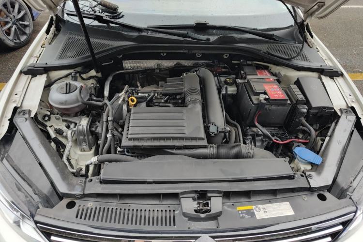 Used Volkswagen Lamando 2017 230TSI DSG Fashion Edition Engine Bay